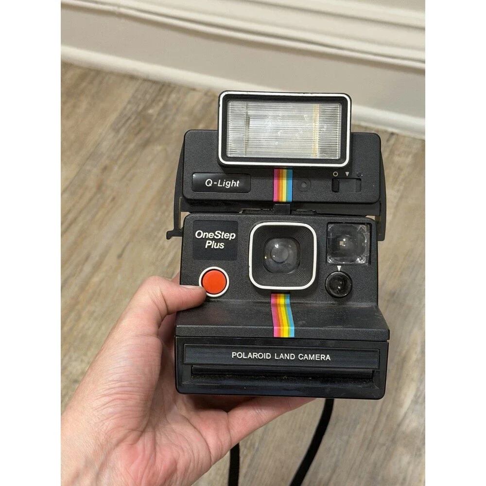 UNTESTED 1980 Polaroid OneStep Plus SX-70 Land Camera w/ Q-Light Flash Rainbow